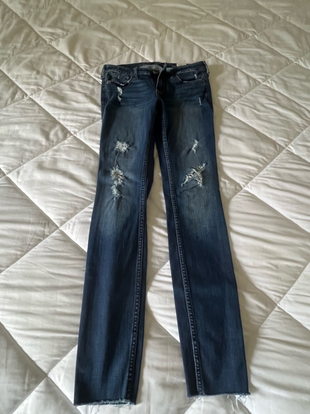 Hollister Dark Blue Distressed LOW RISE SUPER Skinny Jeans